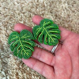 Green palm leaf earrings - Tuckernuck